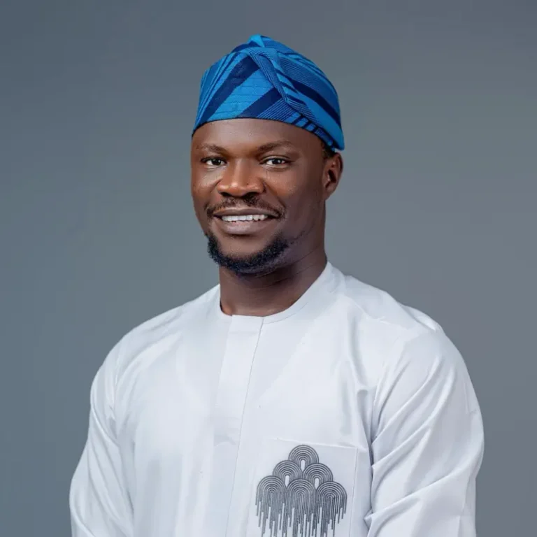 Onibuore Yoruba gospel song by Toluwanisings