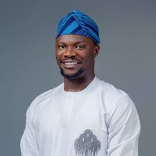 Toluwanisings featuring Tunde Stainless on E Fiyin Foluwa gospel song artwork